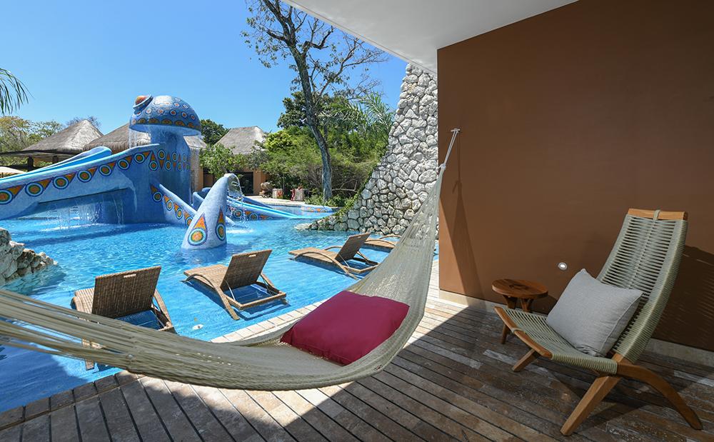Swim-Up Garden
