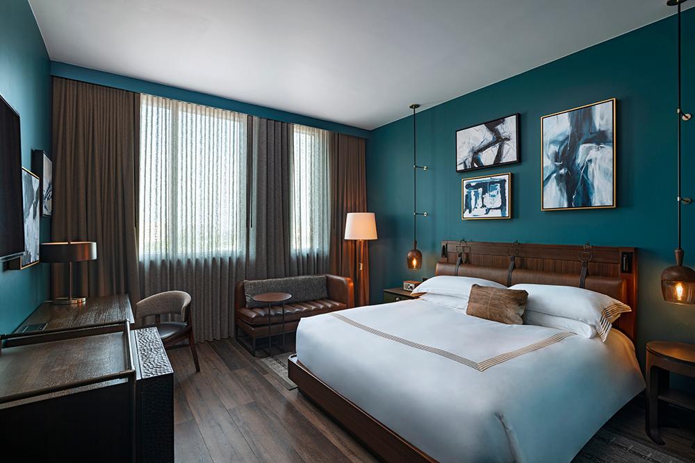 King Bed City View