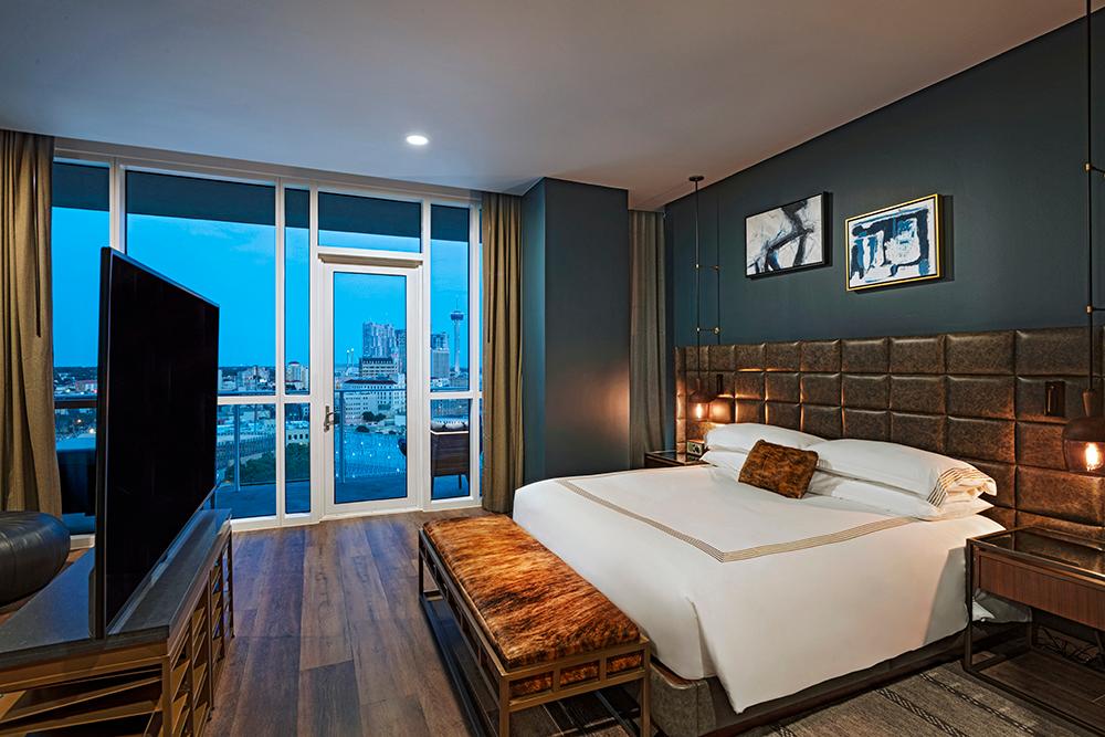 Penthouse Suite with 1 King Bed