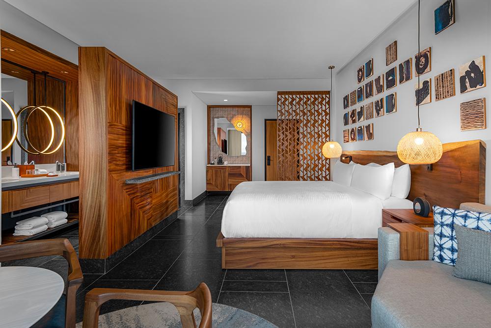 Tropical View Guestroom with King Bed