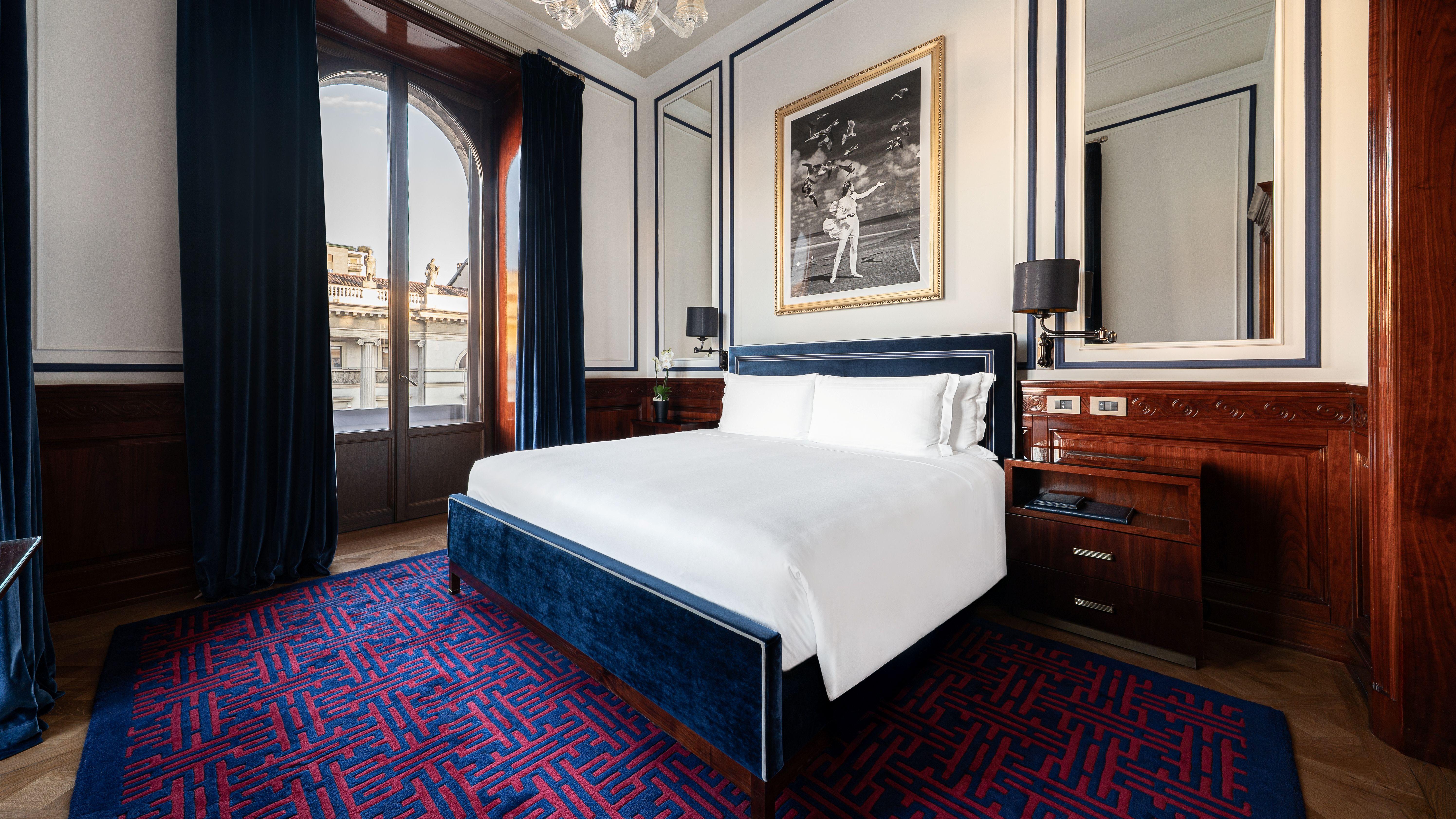 Premier Corner Room