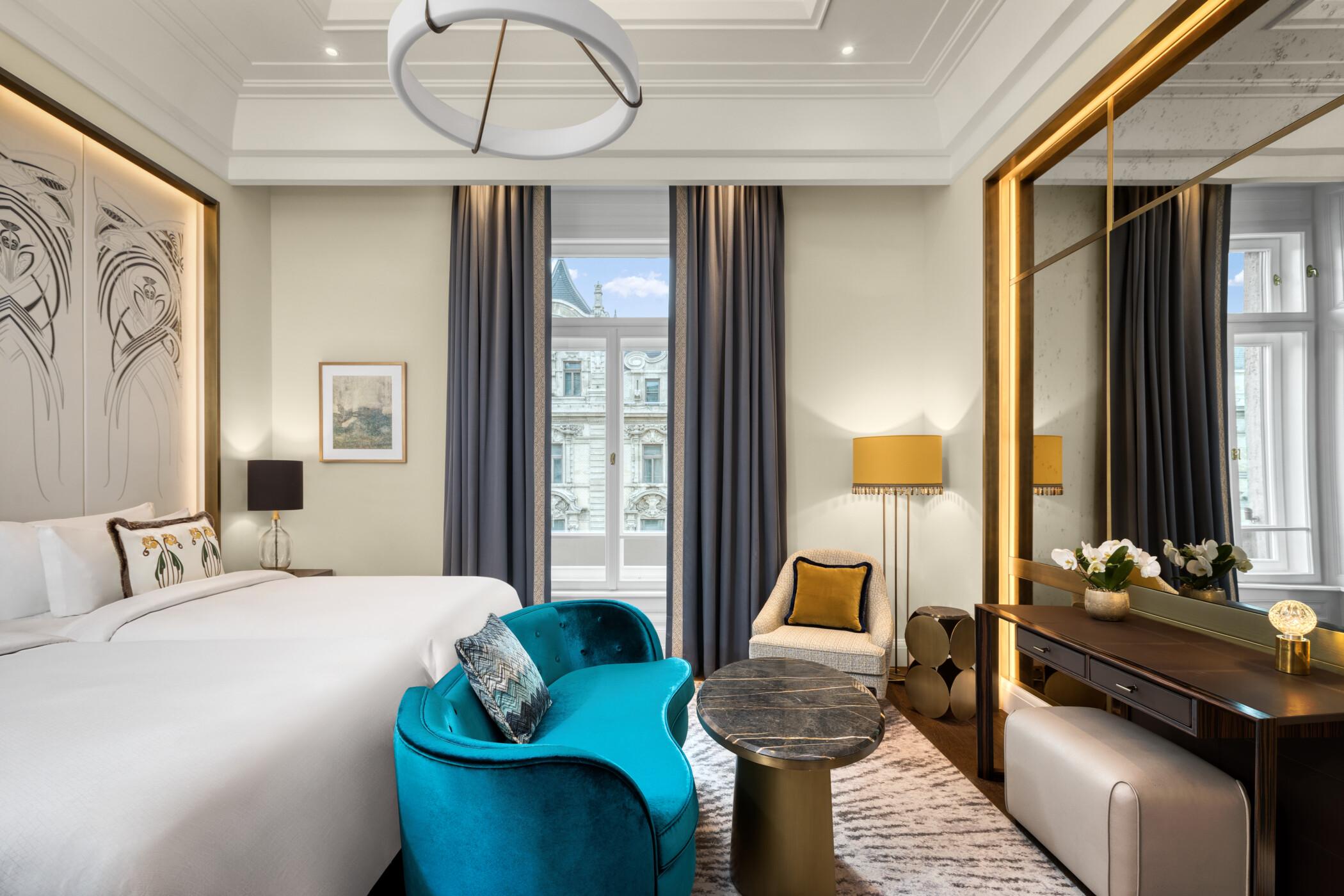 Deluxe Room Twin Beds