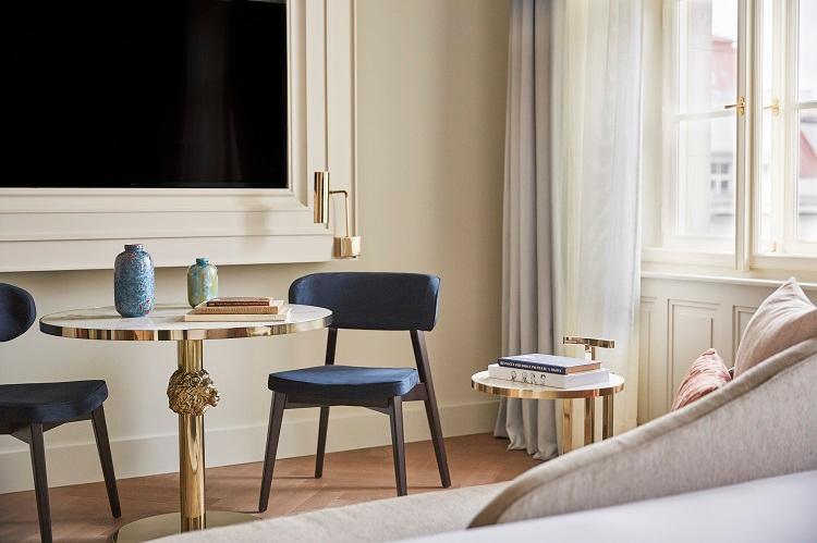 King Bed Premium