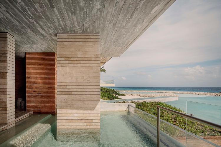 Ocean Front Suite
