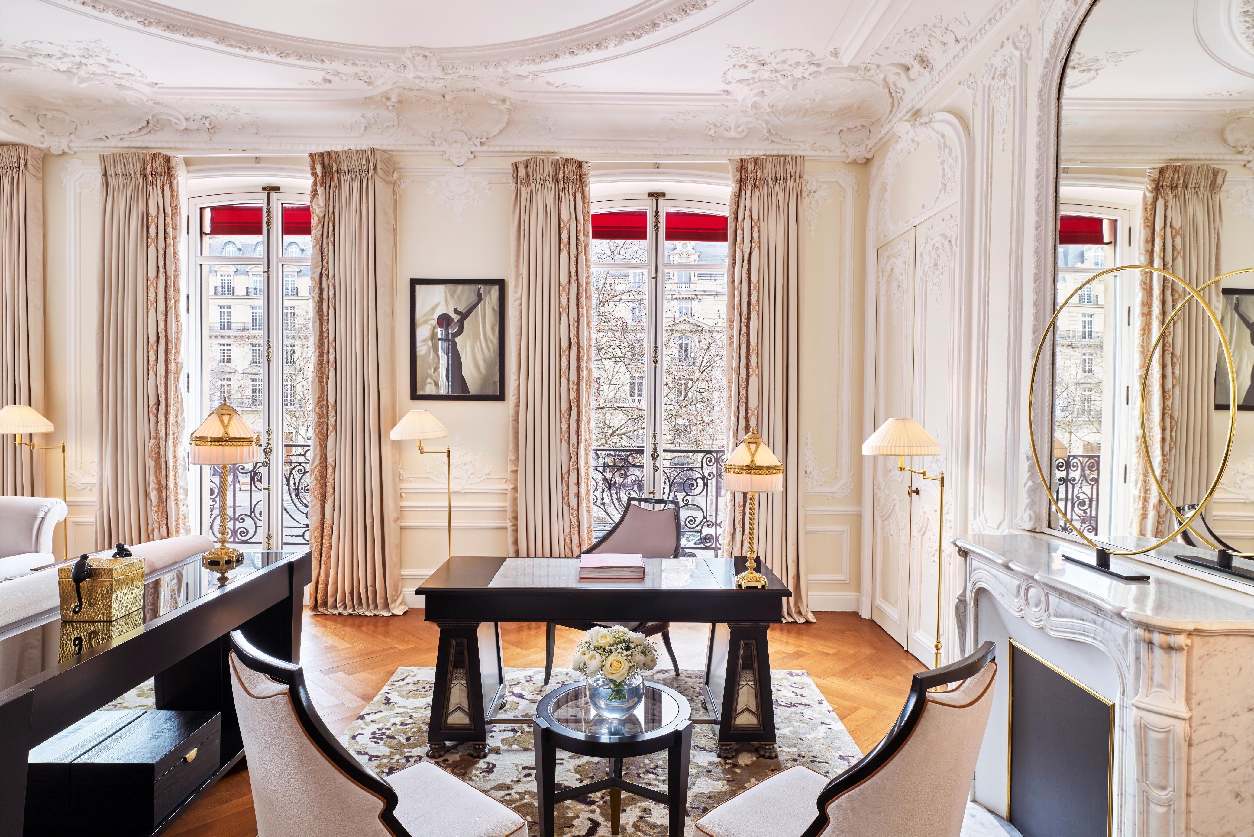George V Signature Suite