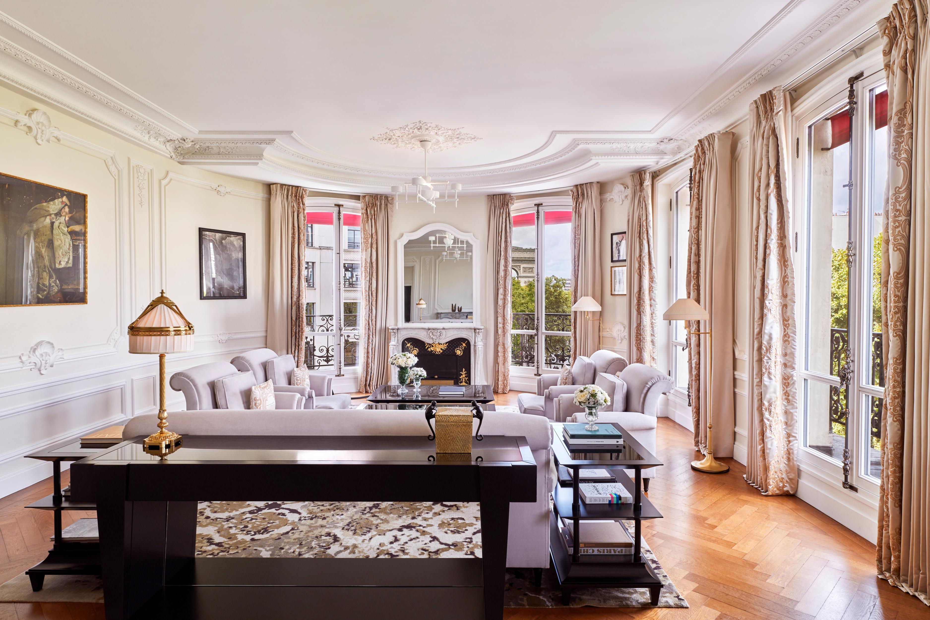 Arc de Triomphe Signature Suite