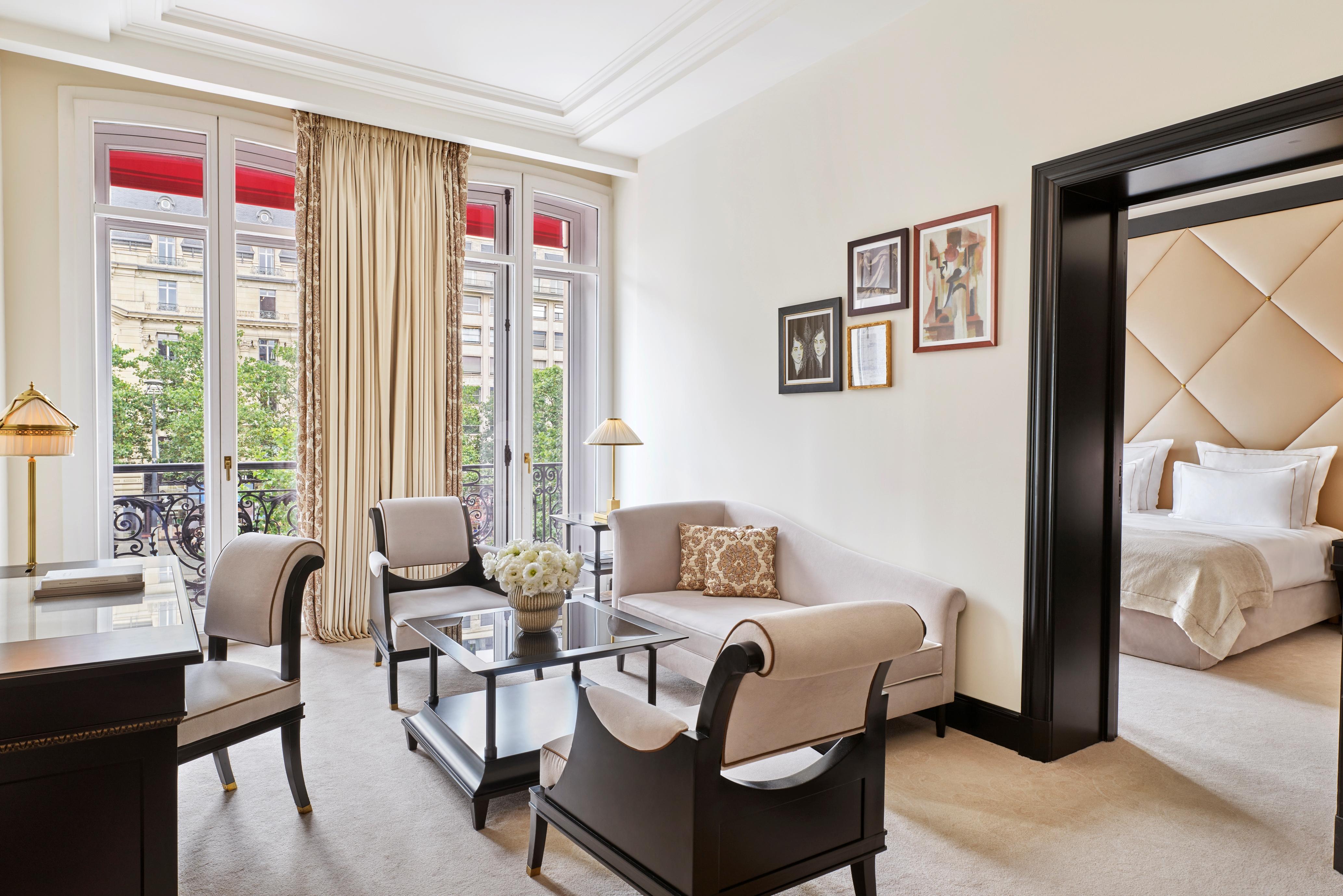Prestige Champs-Élysées Suite