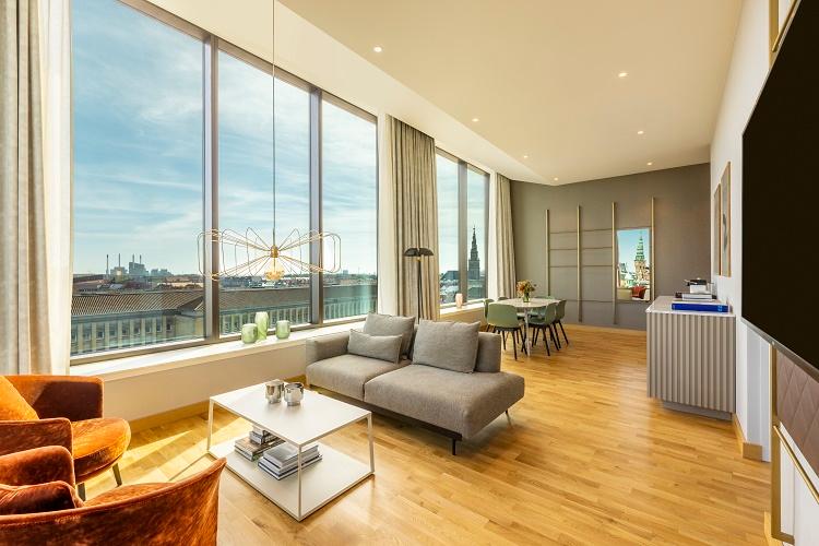 Waterfront Corner Suite