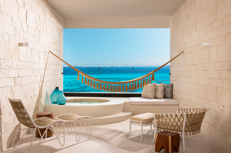 Paramount Suite Ocean Front