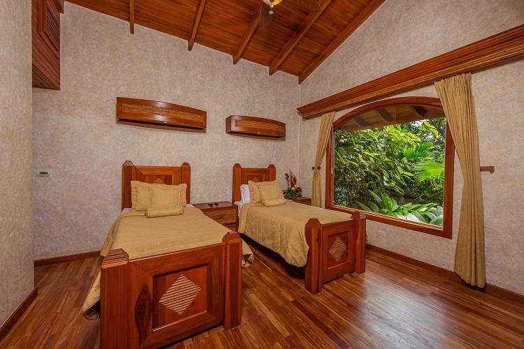 Vista Plus Guestroom