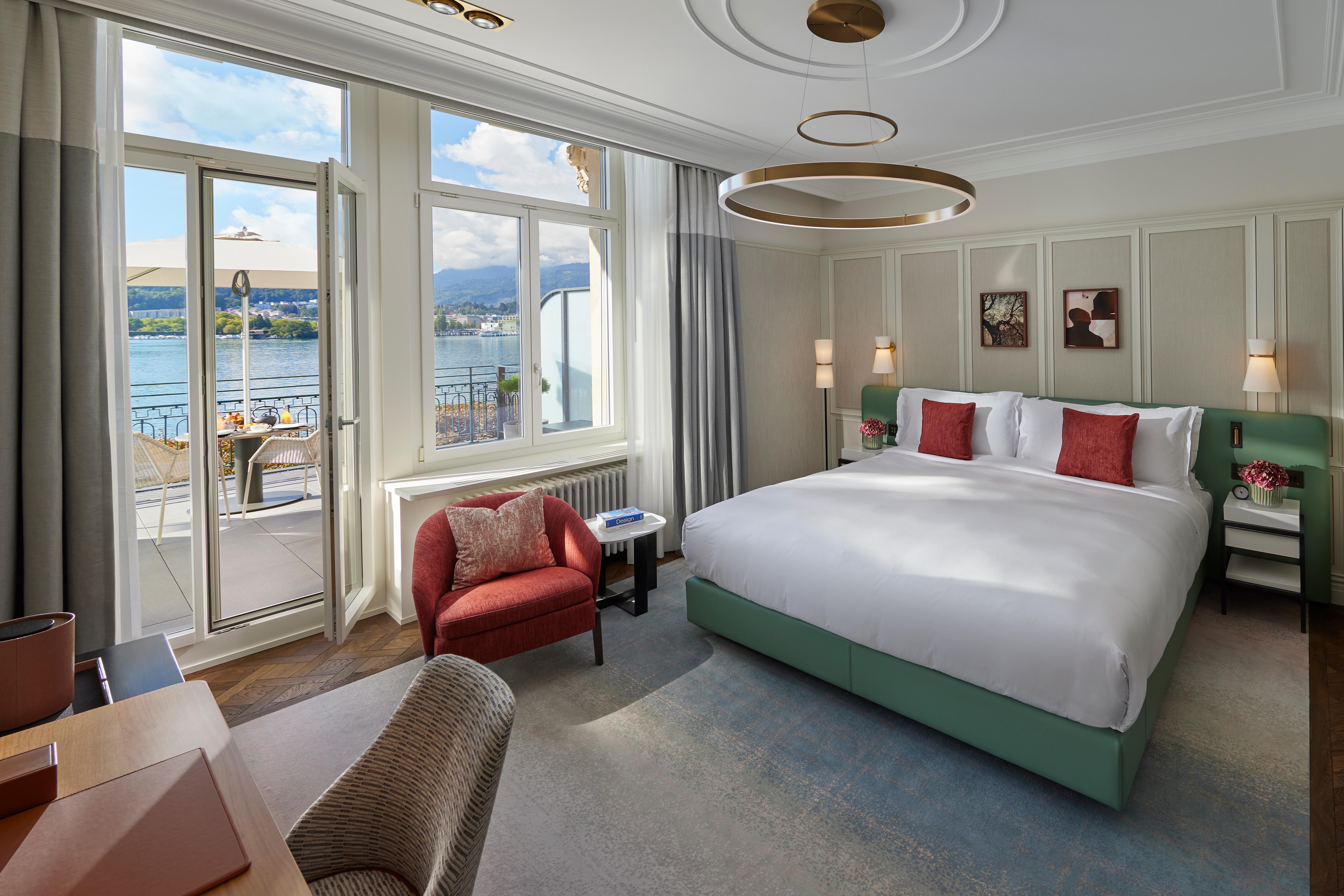 Deluxe Lake View Room with Balcony | King Bed or Twin Beds (37-46 sqm / 398-495 sqft)