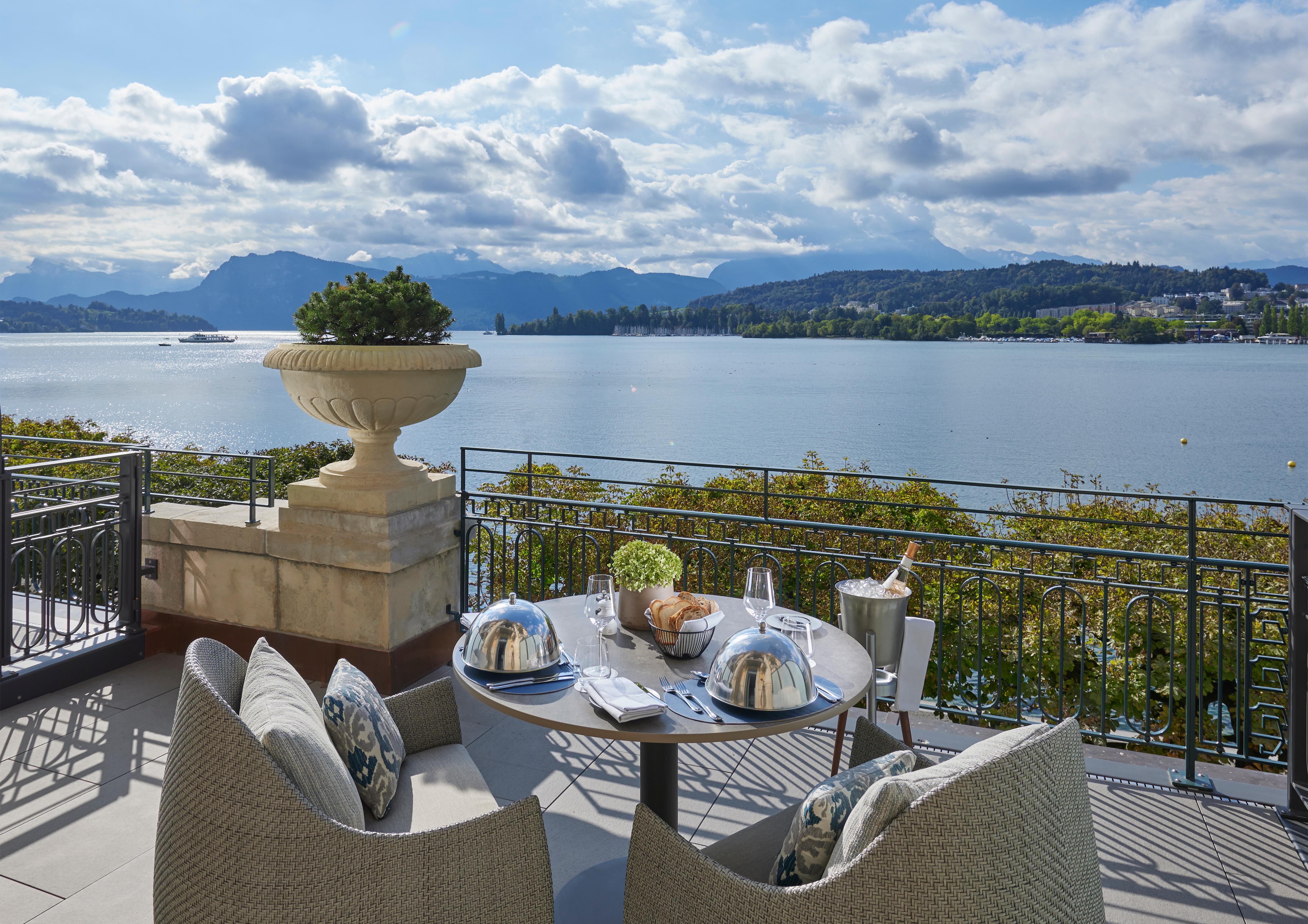 Deluxe Lake View Room with Terrace | King Bed or Twin Beds (37-46 sqm / 398-495 sqft)