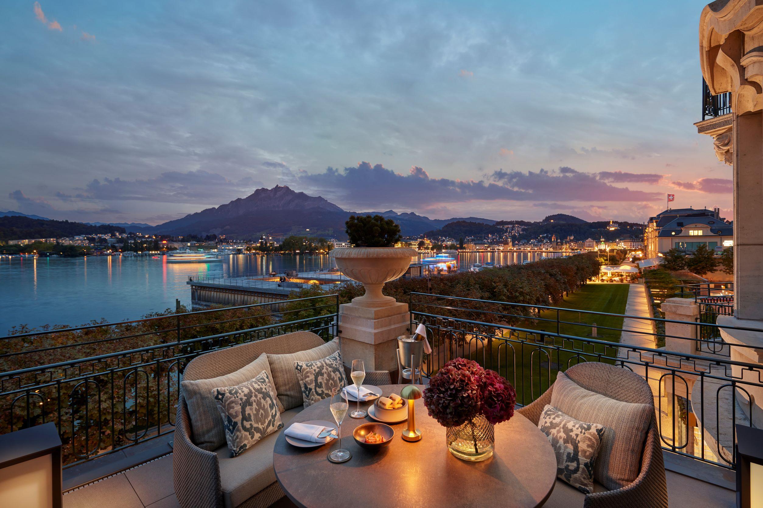 Lake View Junior Suite with Terrace | King Bed or Twin Beds (45-54 sqm/484-581 sqft)