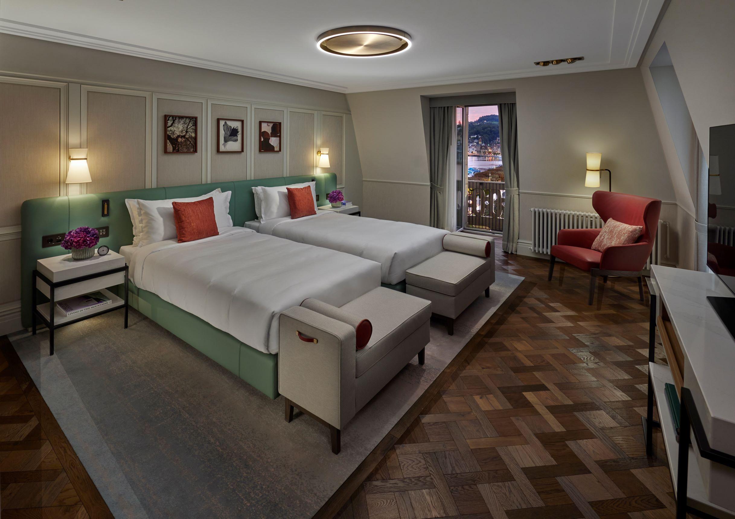 Mandarin Room | King Bed or Twin Beds (50 – 62 sqm/ 538-667 sqft)