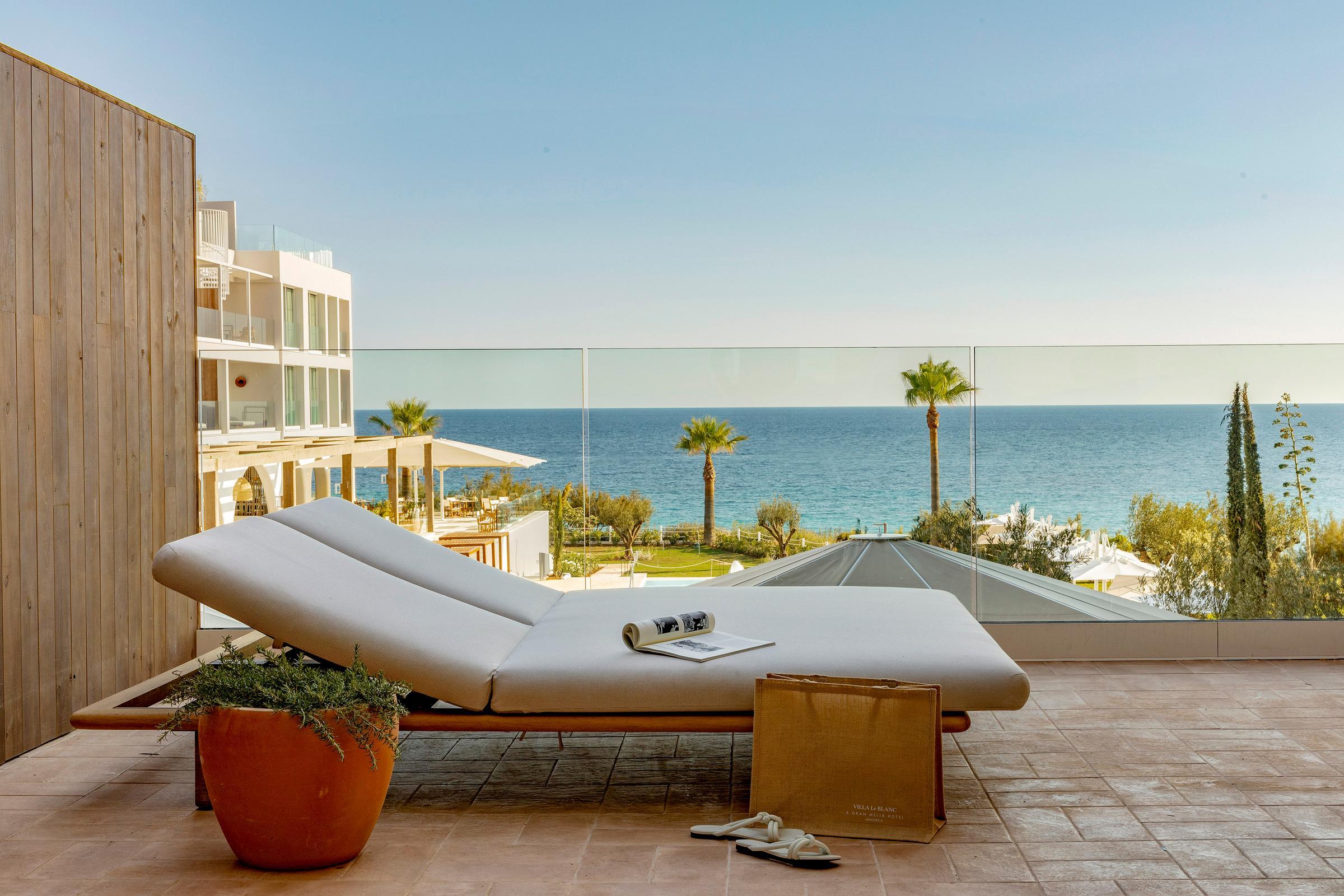 TWO BEDROOM MASTER SUITE SEA VIEW WITH TERRACE TUB (2045 sf)