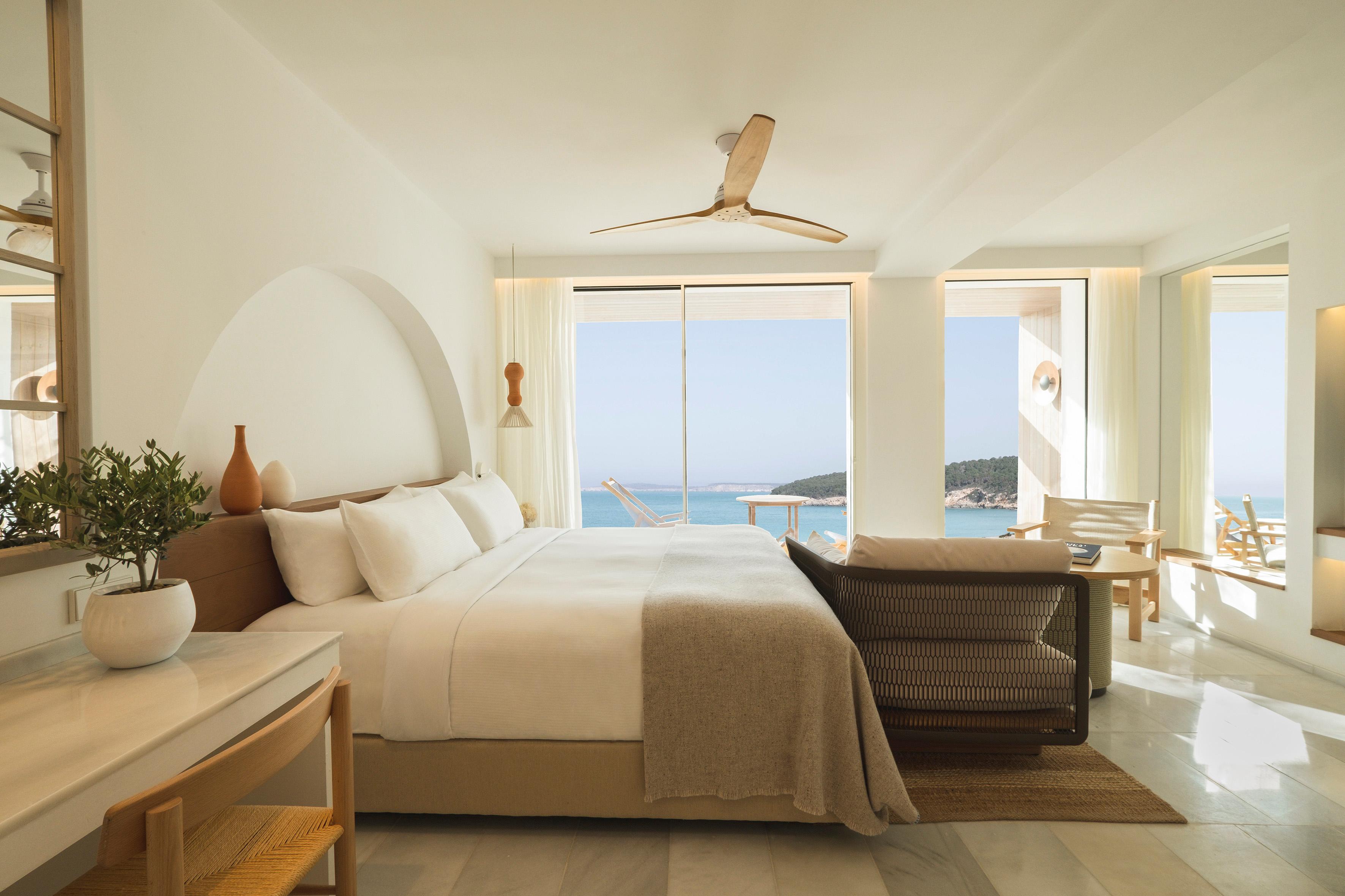 SUPREME SEA VIEW WITH TERRACE (430 sf)