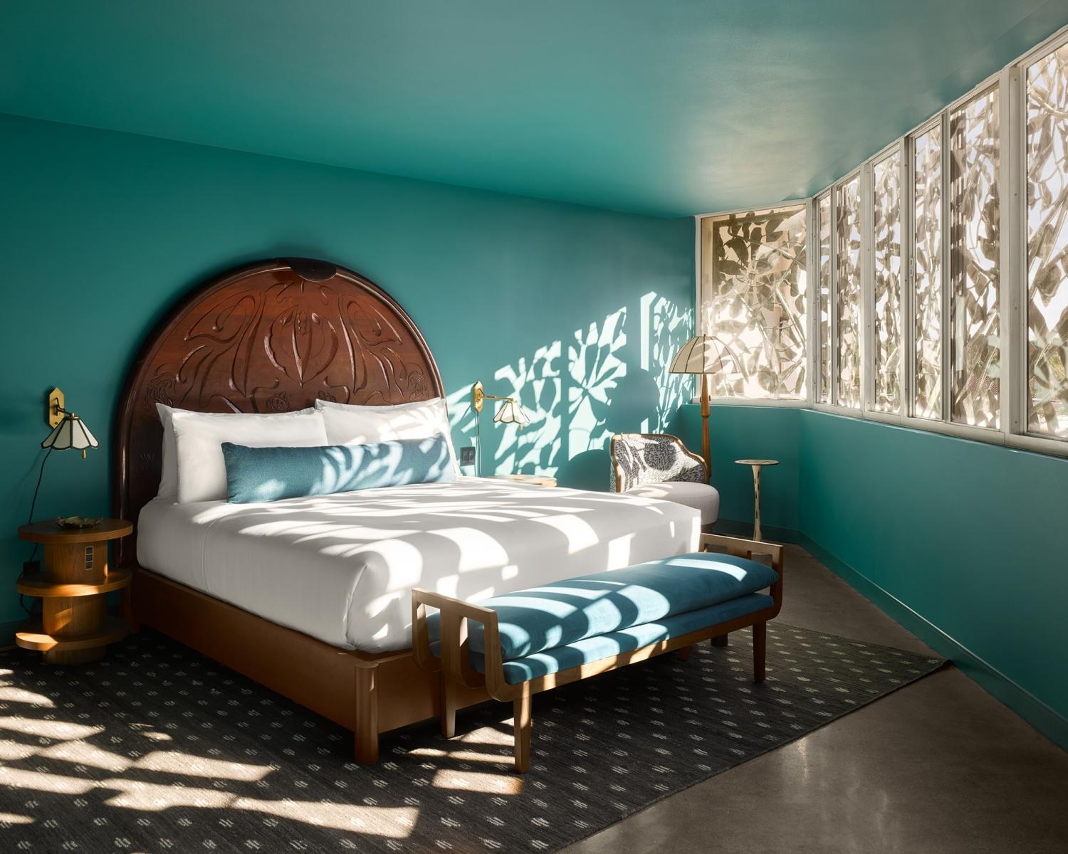 Accessible Grand Luxe Corner Suite