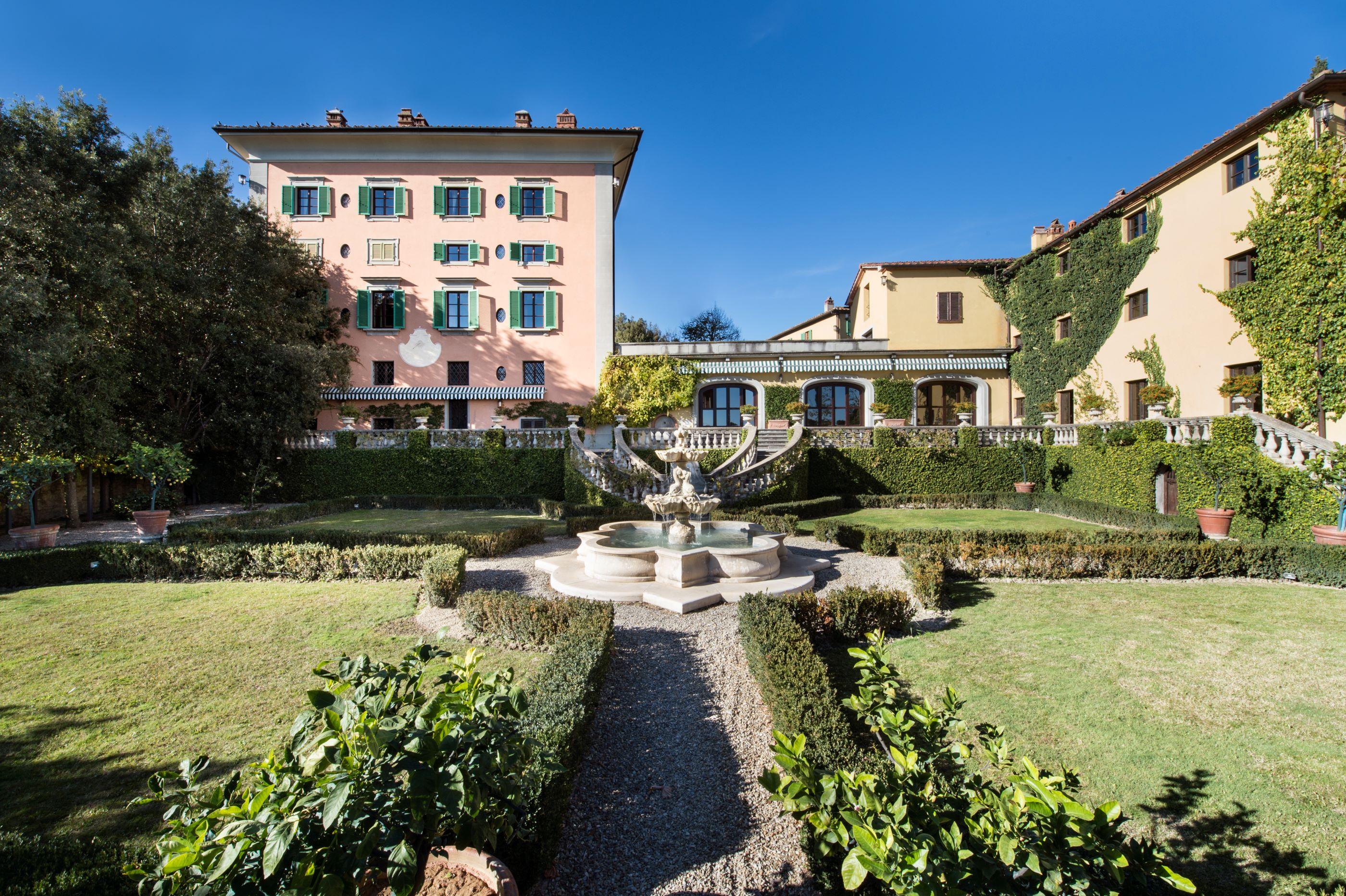 VILLA IL BORRO (10 Bedrooms)