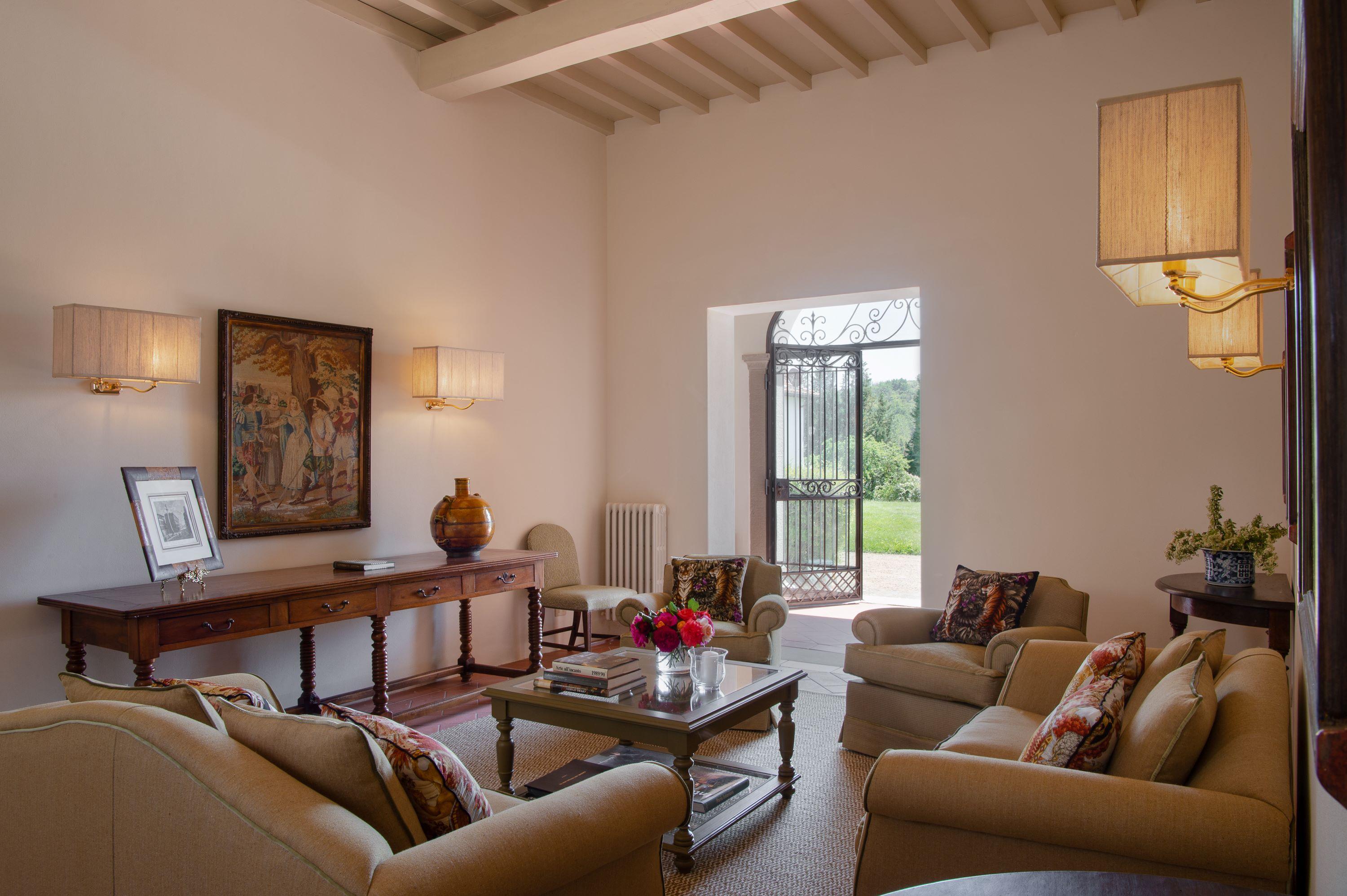 VILLA ACCIAIOLI AND COTTAGE (4+2 bedrooms)