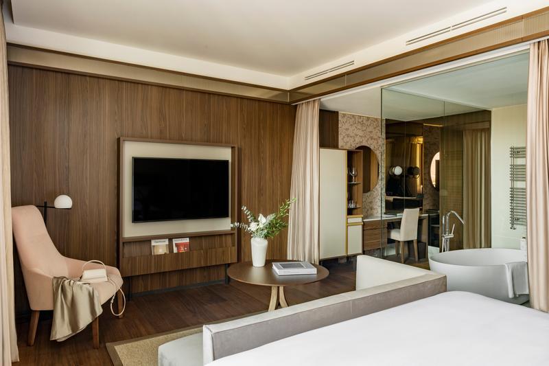 Supreme Room