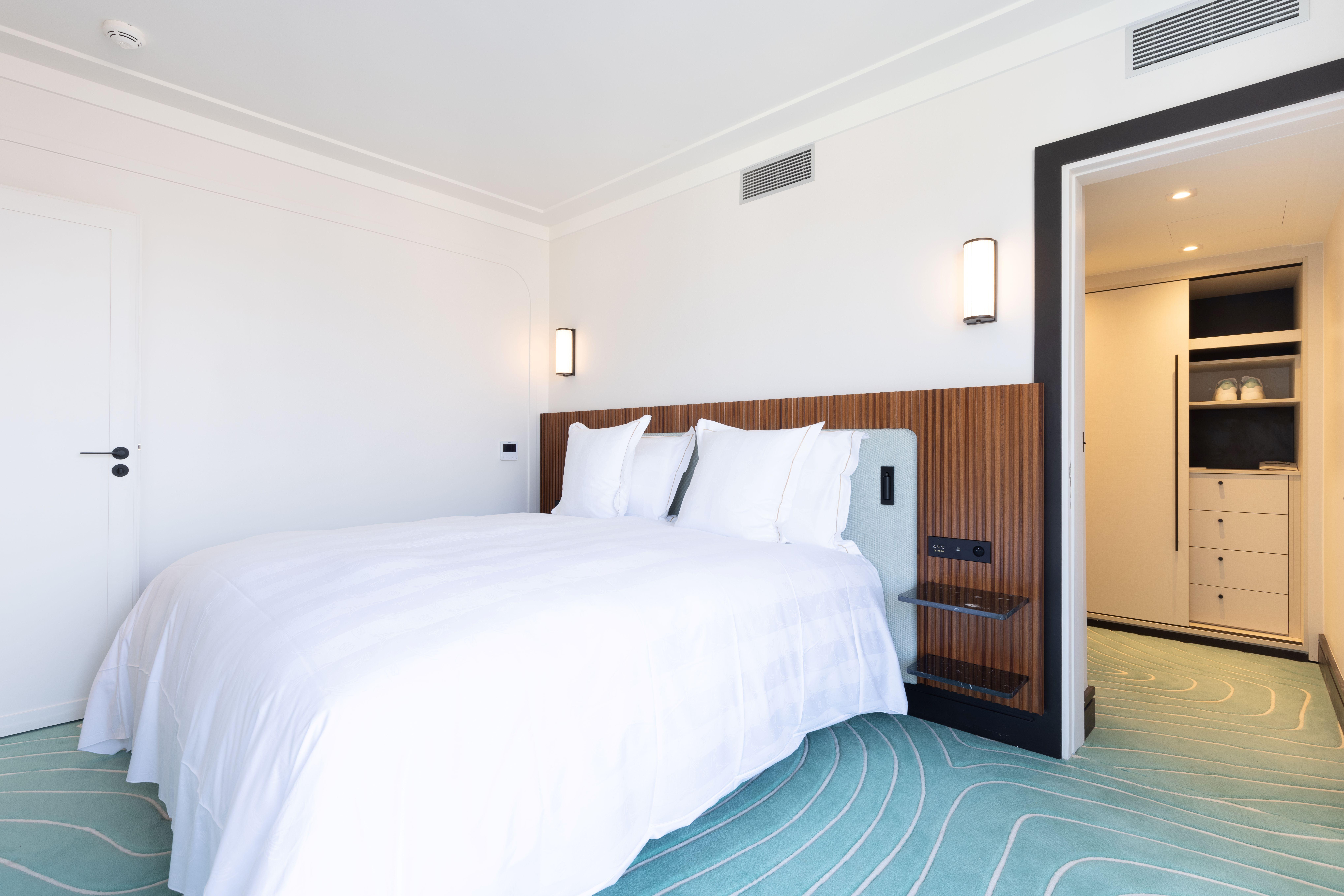 Serenity Suite, City View