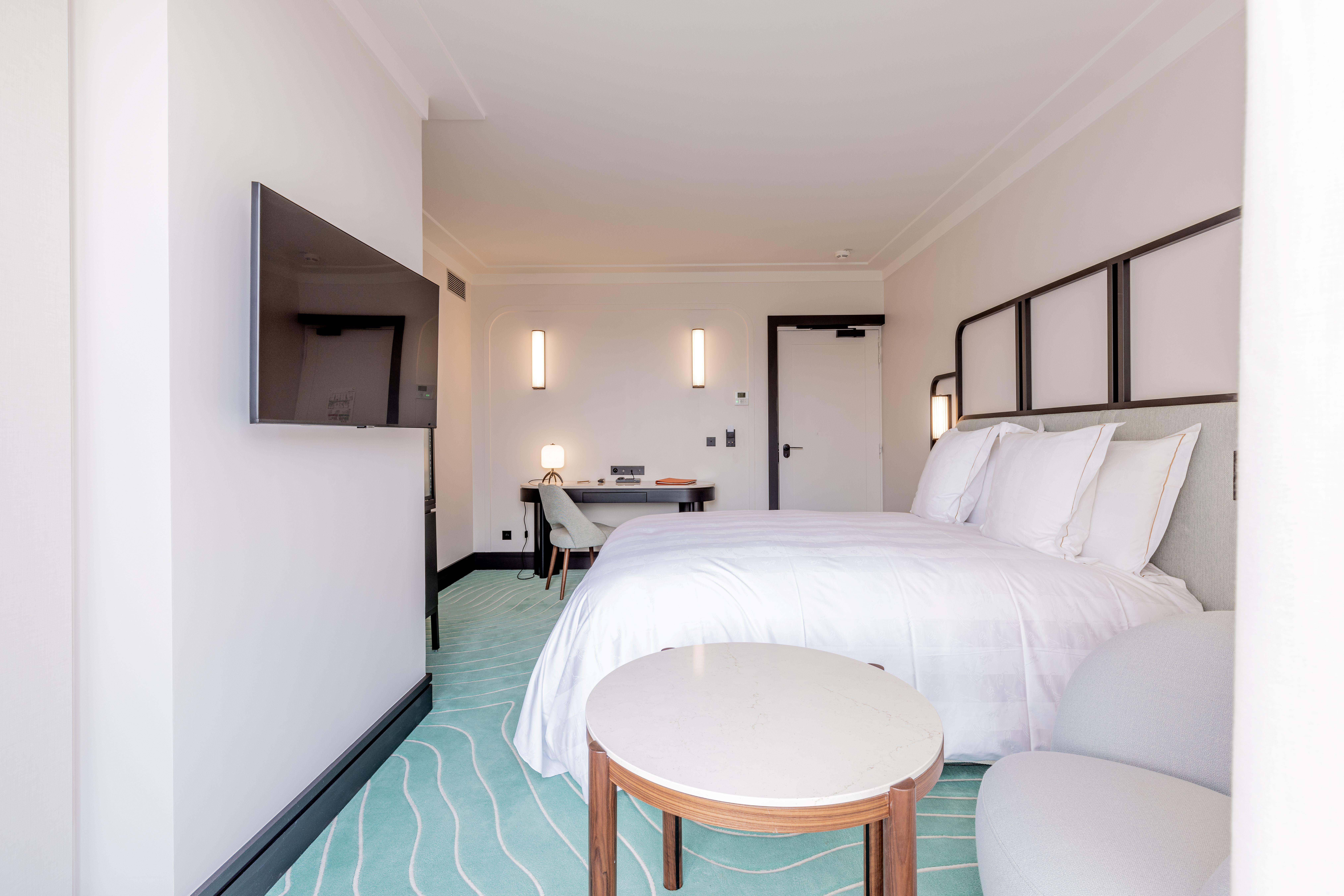 Deluxe Room, City View