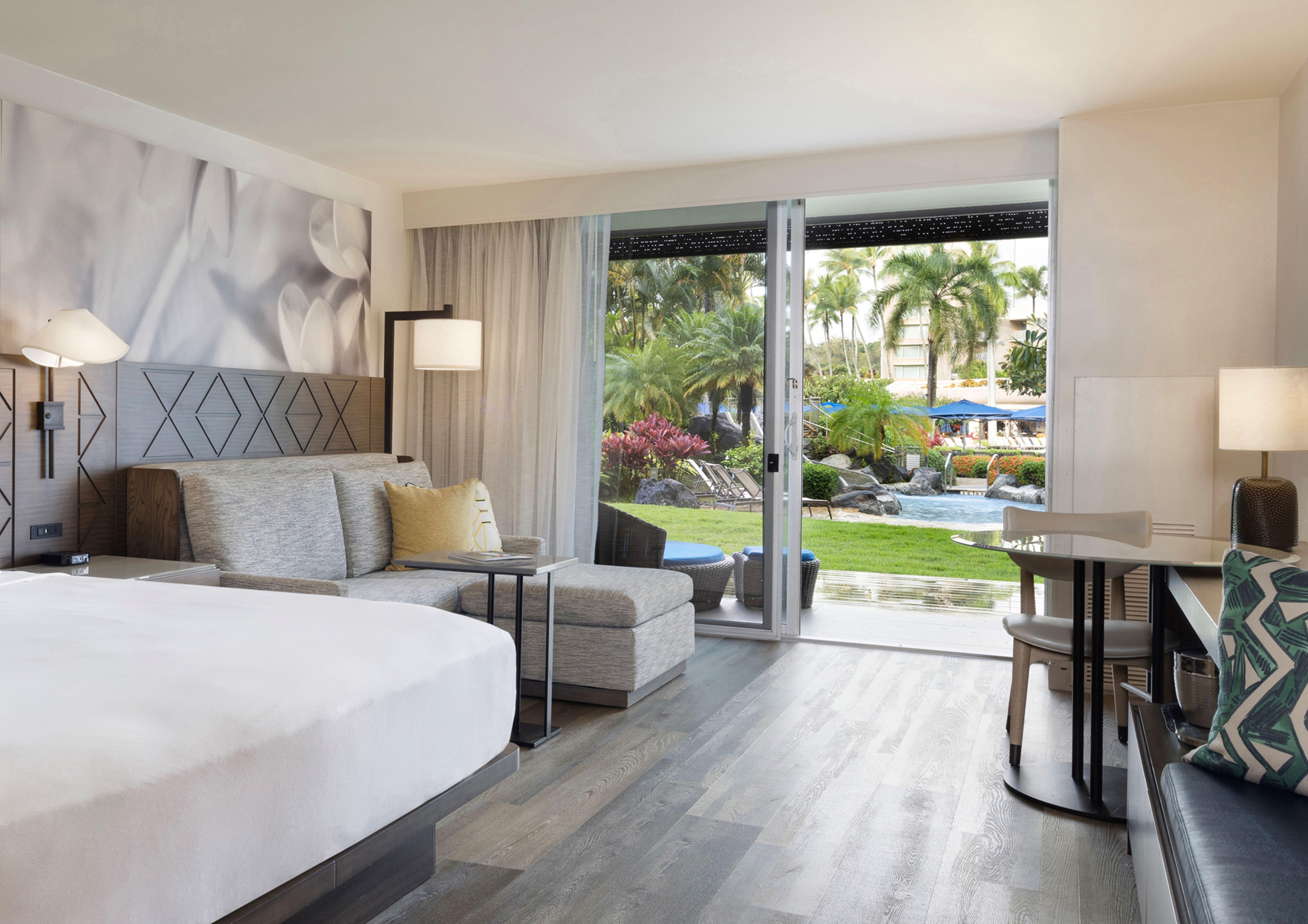 Deluxe – King – Ground Floor Lanai (D1KNL)
