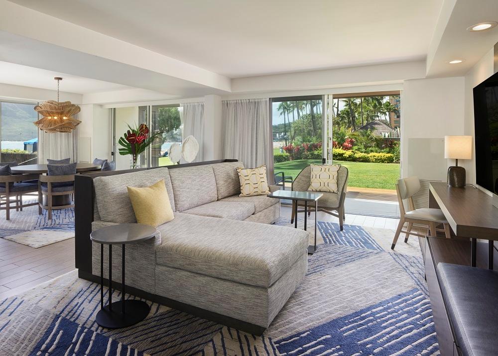 One Bedroom Suite King Oceanfront Lanais (U1KNBL)