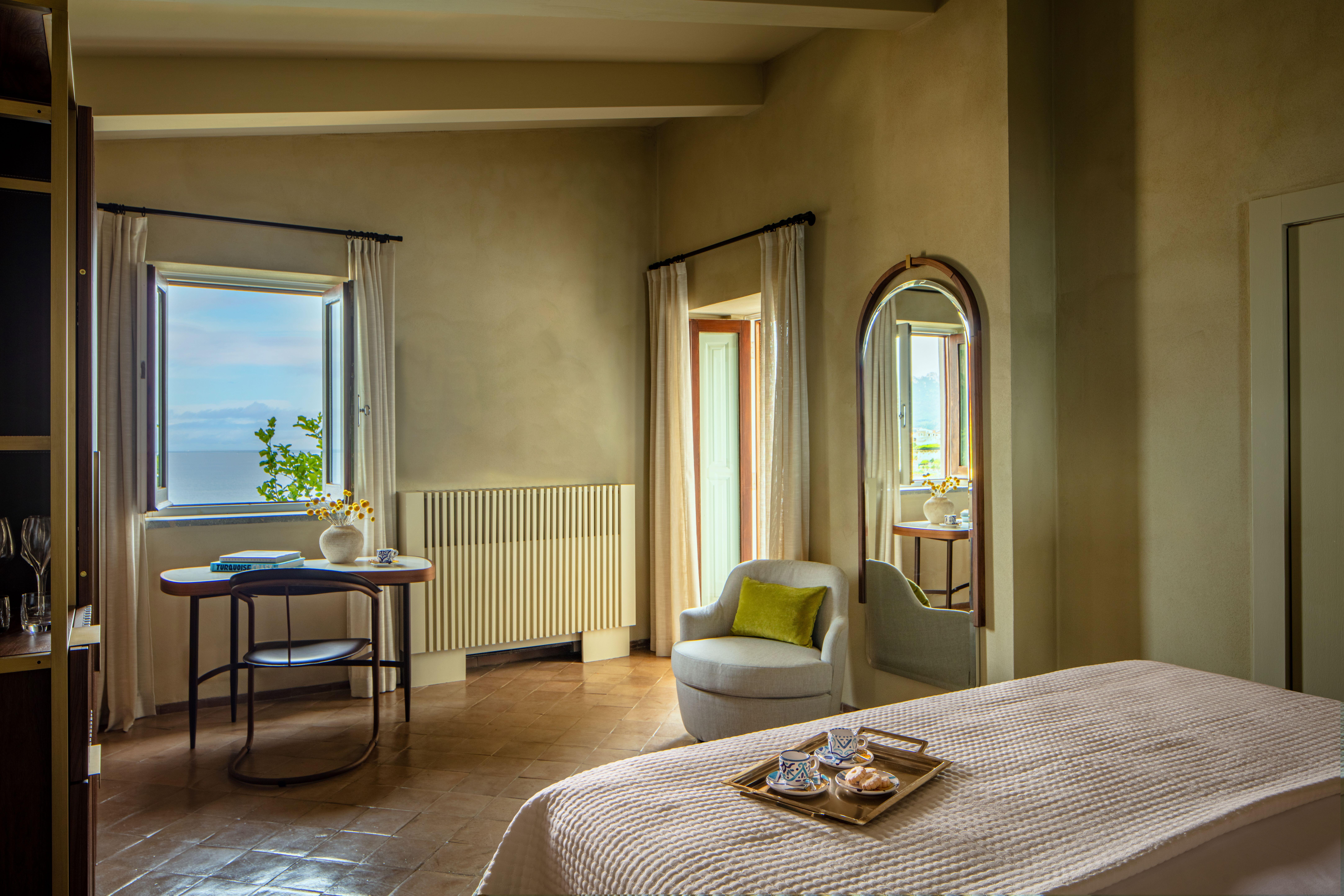 Suite Dell'Eremita Sea View with Terrace and Jacuzzi