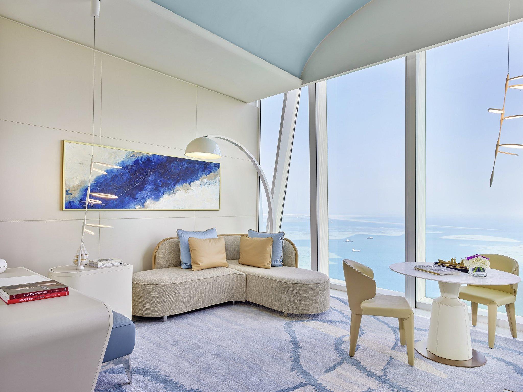 One Bedroom Gold Suite Sea View (King)