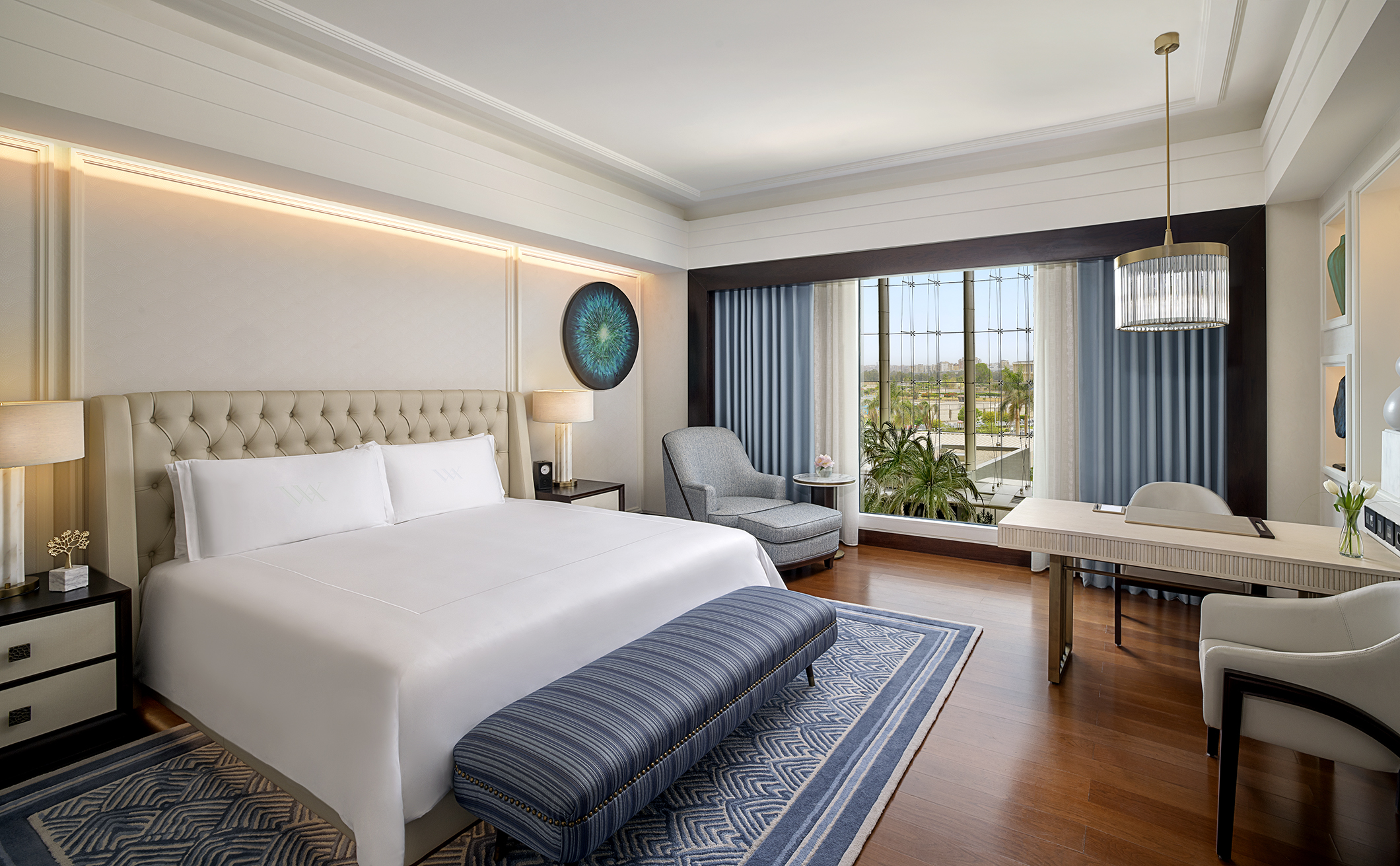 King Premier Room Botanical View
