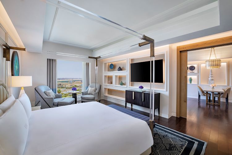 King Superior One Bedroom Suite