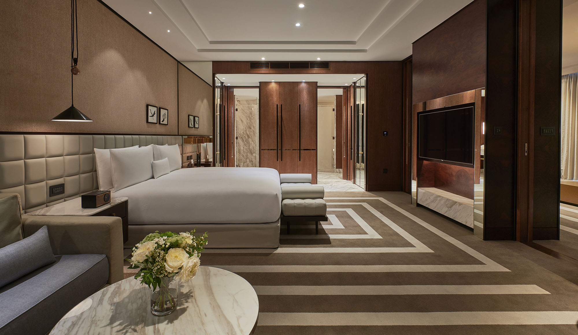 One Bedroom Residential Corner Suite Balcony