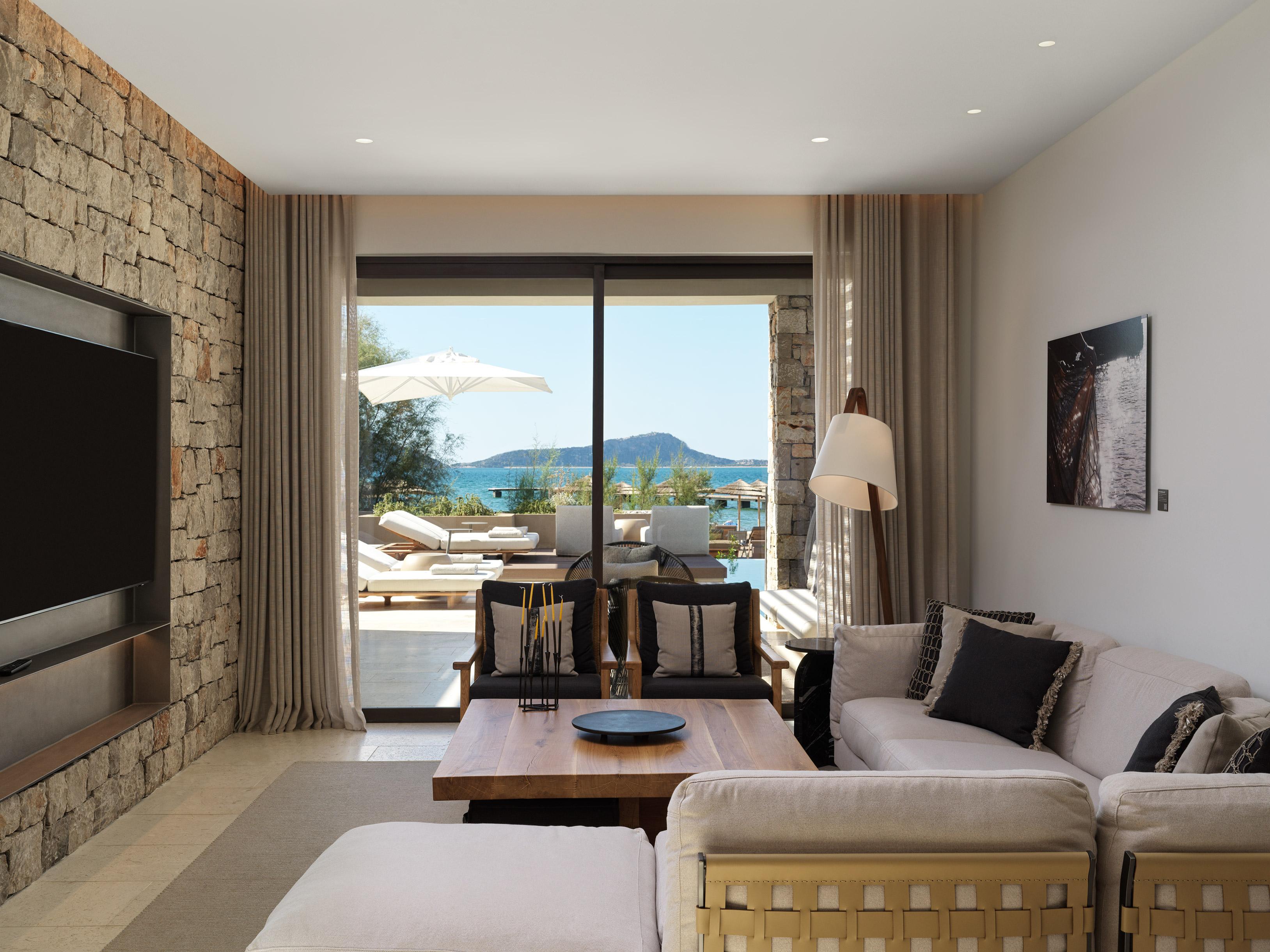 WOW Beachfront infinity 3-Bedroom Villa–