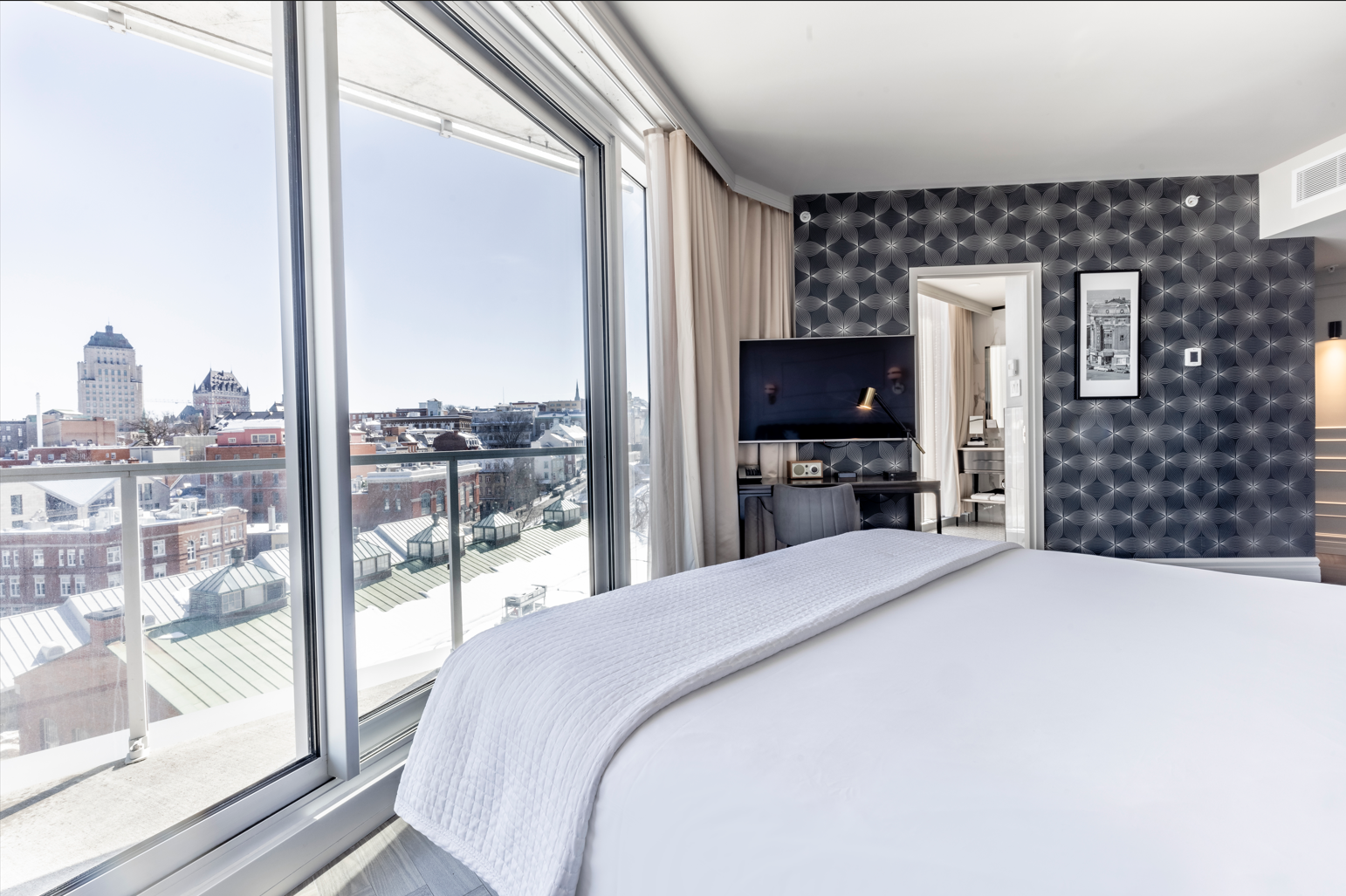 Citadine Room with King Bed and Balcony
