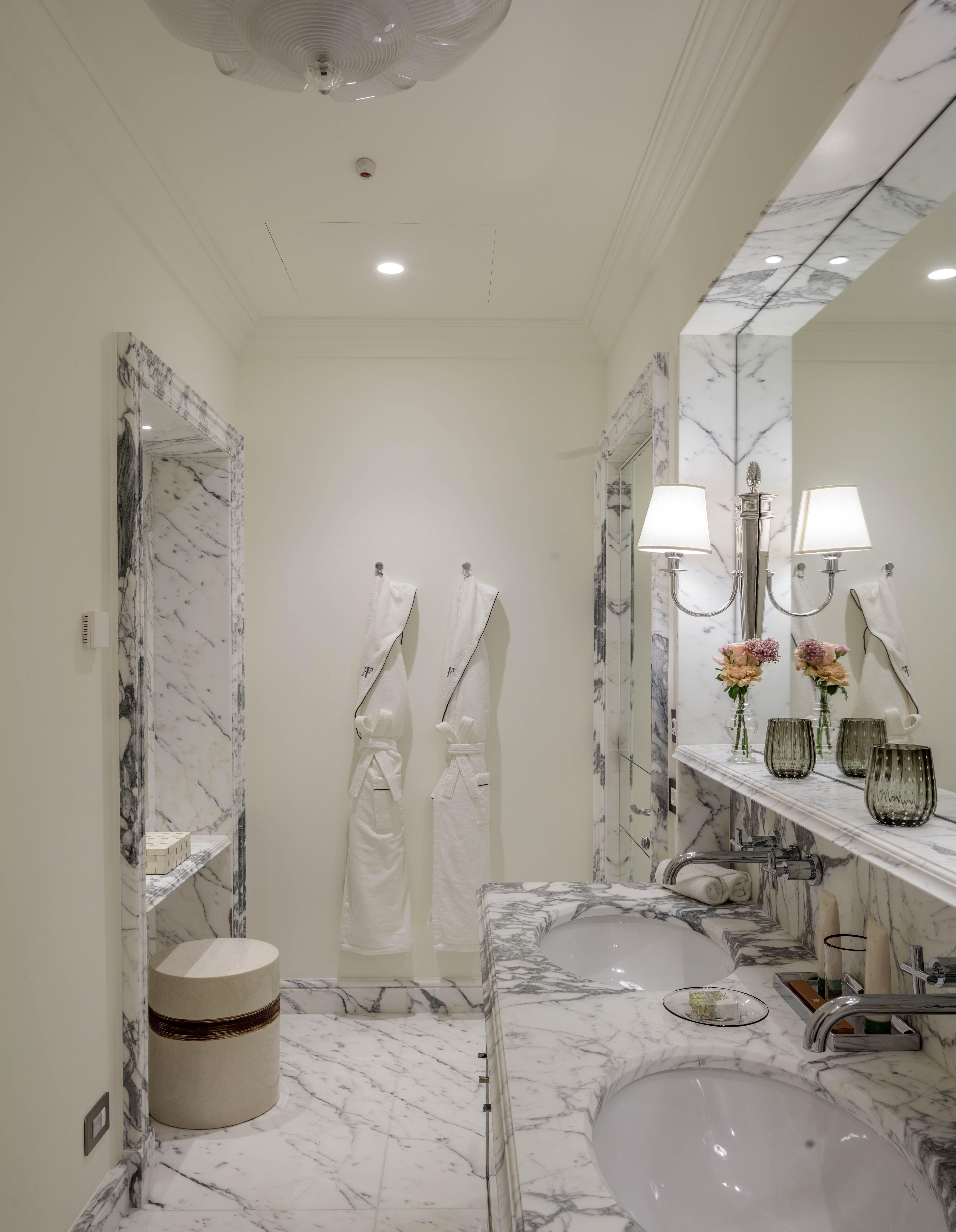 Brera One Bedroom Apartment with Frescoes