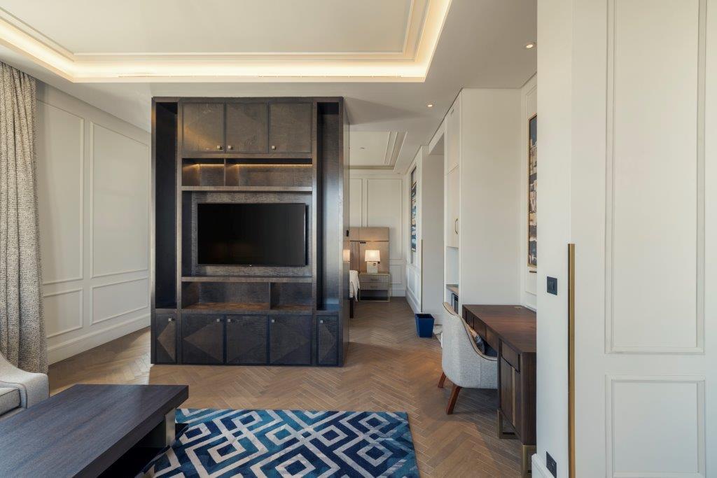 Collection Executive Room 600 sqft