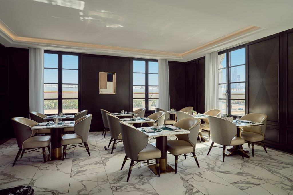 Suite with Lounge Access 850 sqft