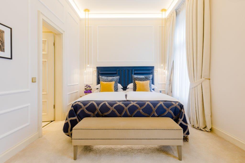 Grand Superior Room