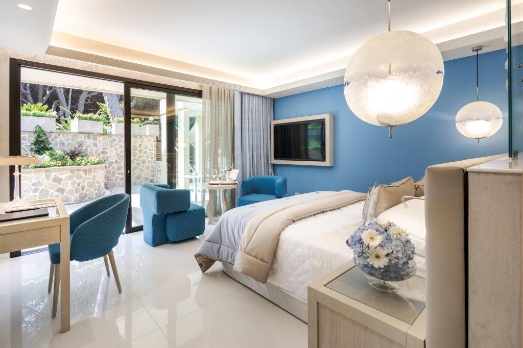 Junior Suite with Pinewood Side