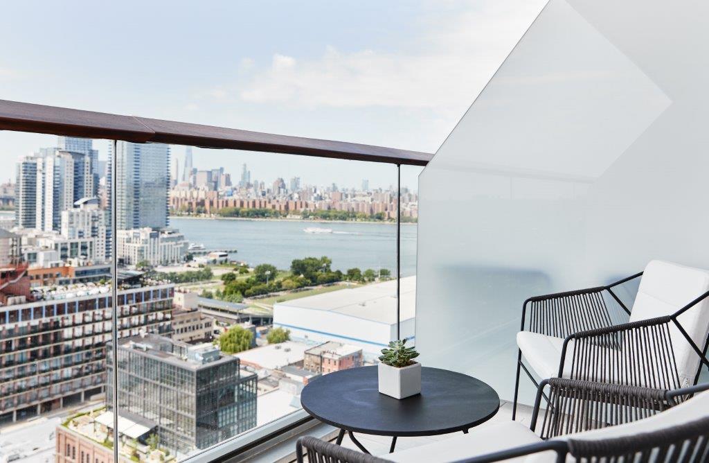 Gotham King with Balcony