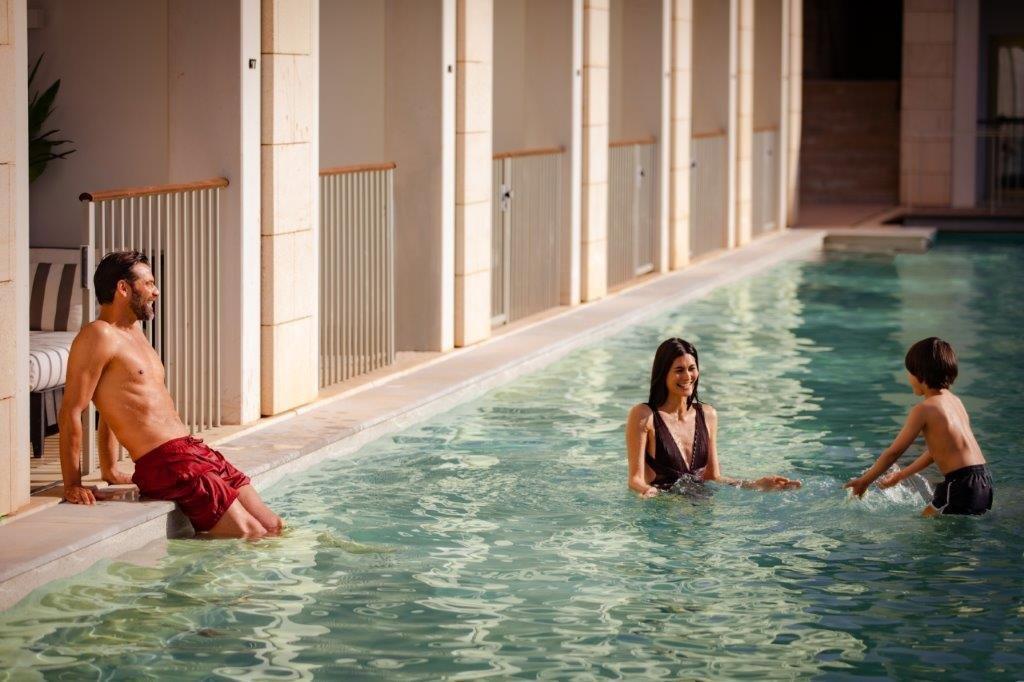 Deluxe Family Pool Access Room