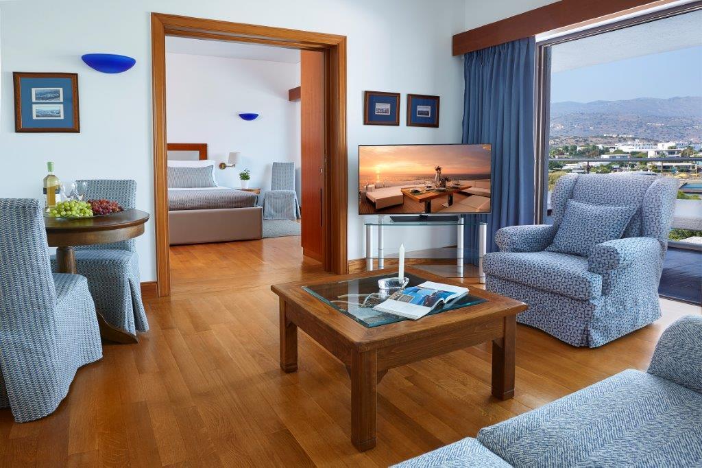 Deluxe Hotel & Bungalow Suite Sea View (One Bedroom & Sitting Room Separate Style)