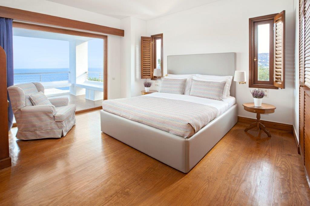 Deluxe Hotel & Bungalow Suite Sea View (One Bedroom & Sitting Room in Open Plan Style)