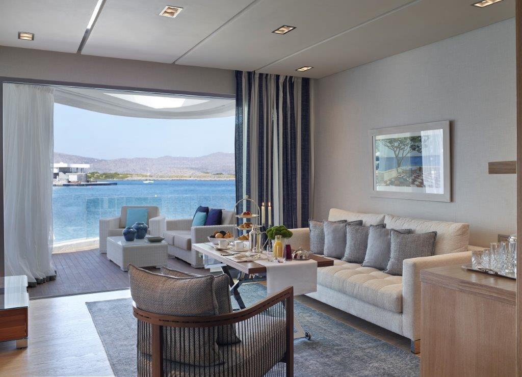 Executive Bungalow Suites Waterfront (Two Bedrooms & Two Sitting Rooms Separate)