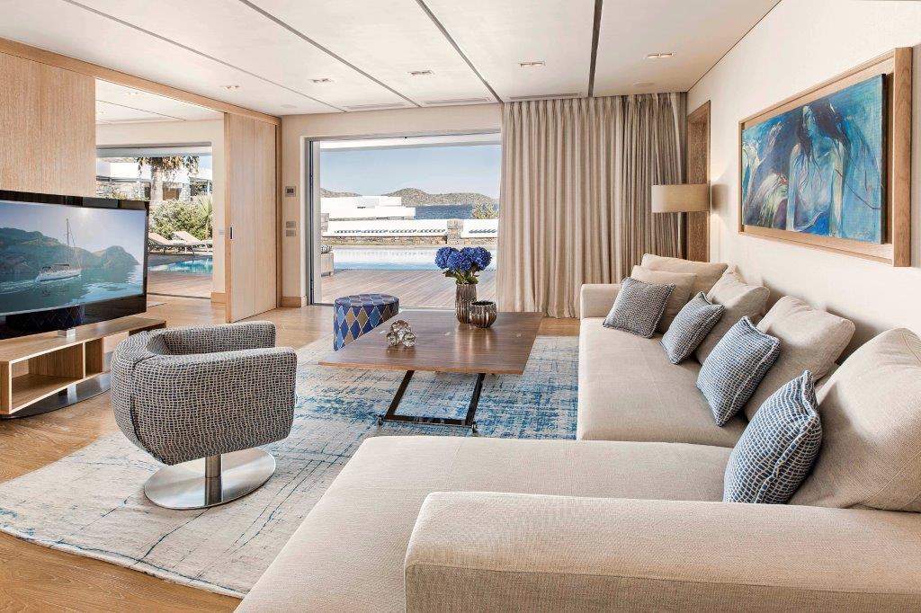 The Grand Villa Waterfront with Private Heated Pool