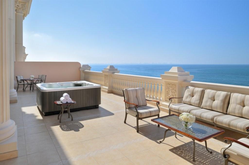 Premier Jacuzzi Suite One Bedroom