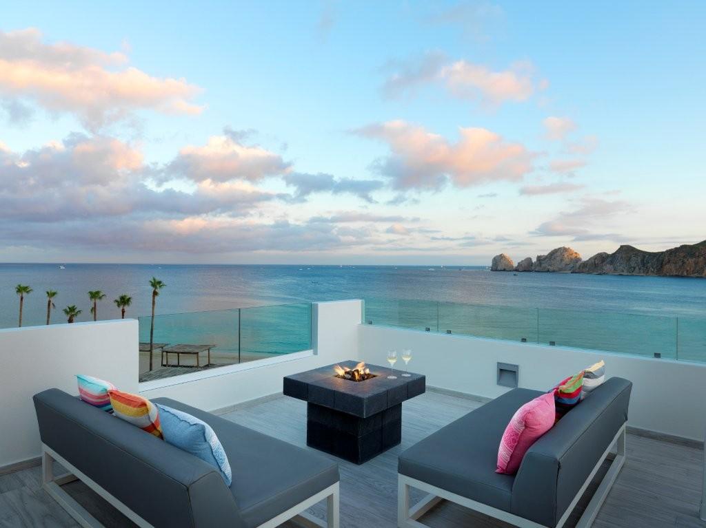 Beyond ME+ Suite with Hot Tub and Terrace