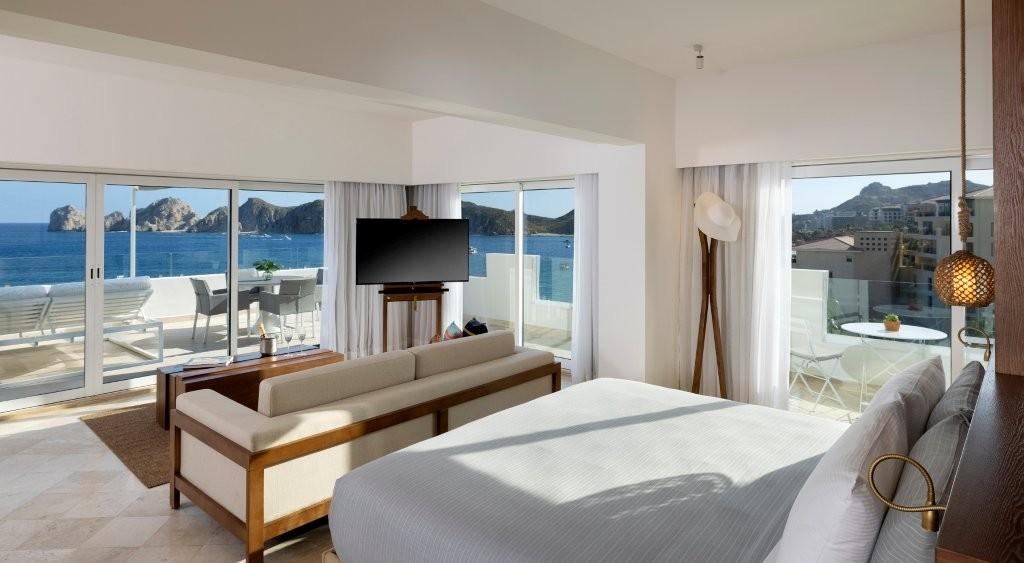 Exclusive ME+ Suite with Hot Tub and Terrace