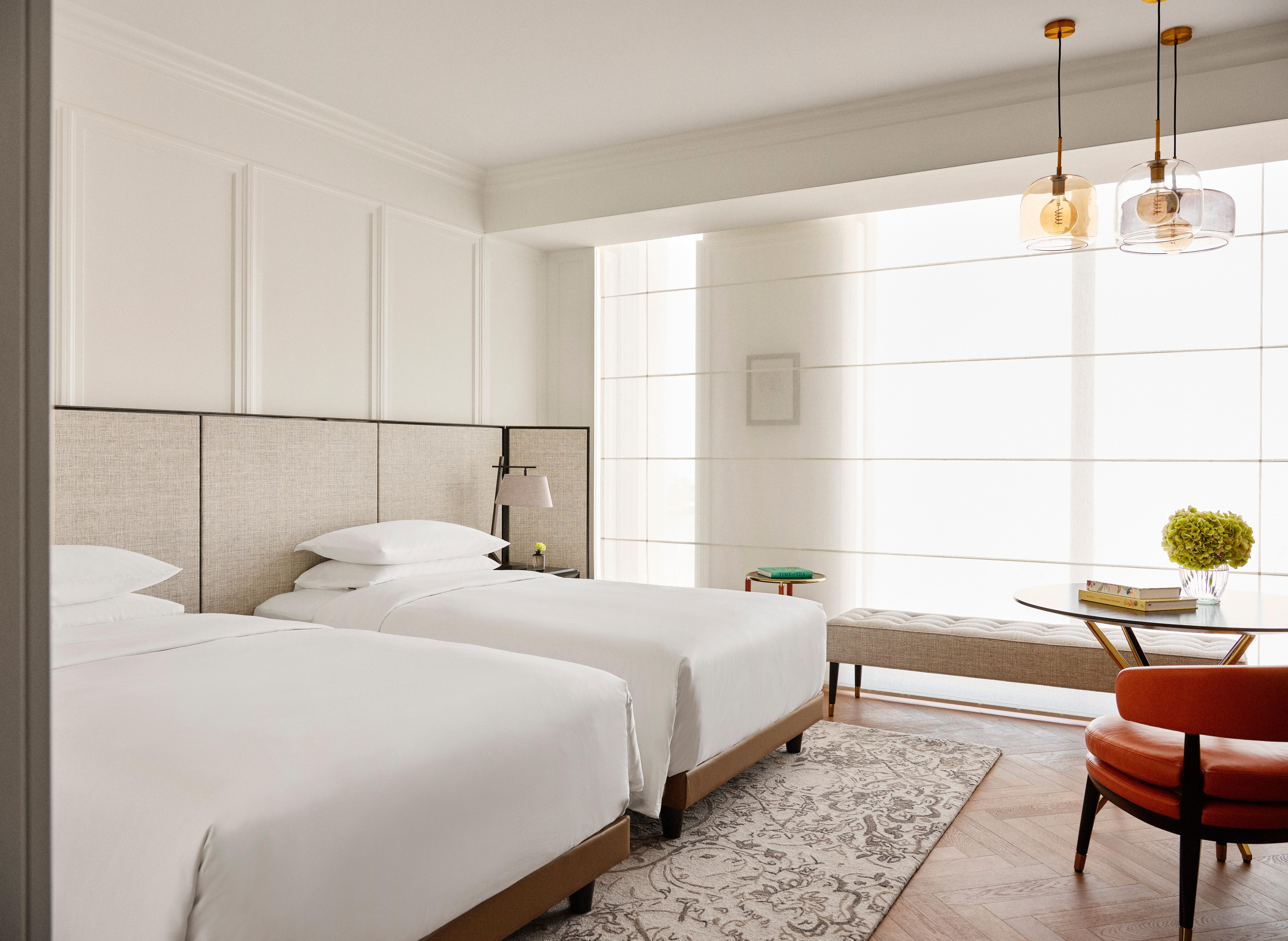 2 Twin Beds
